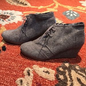 Toms tweed wedges
